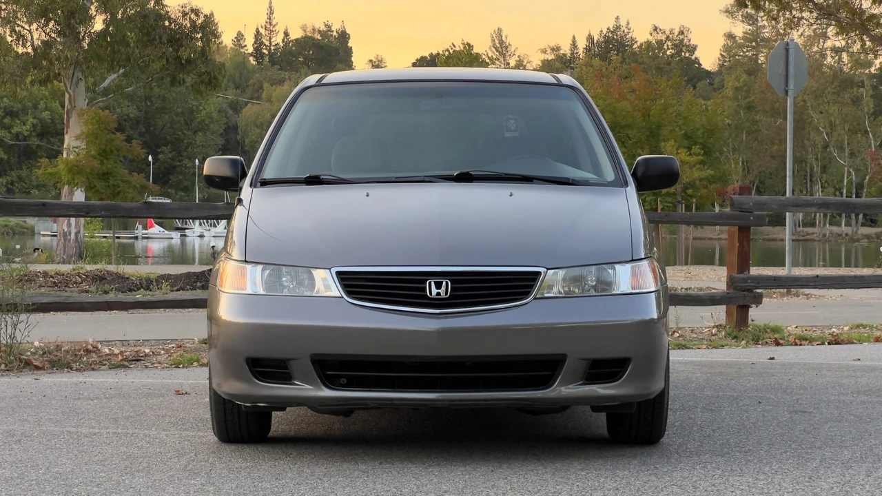 2000 Honda Odyssey - Image 3 of 31