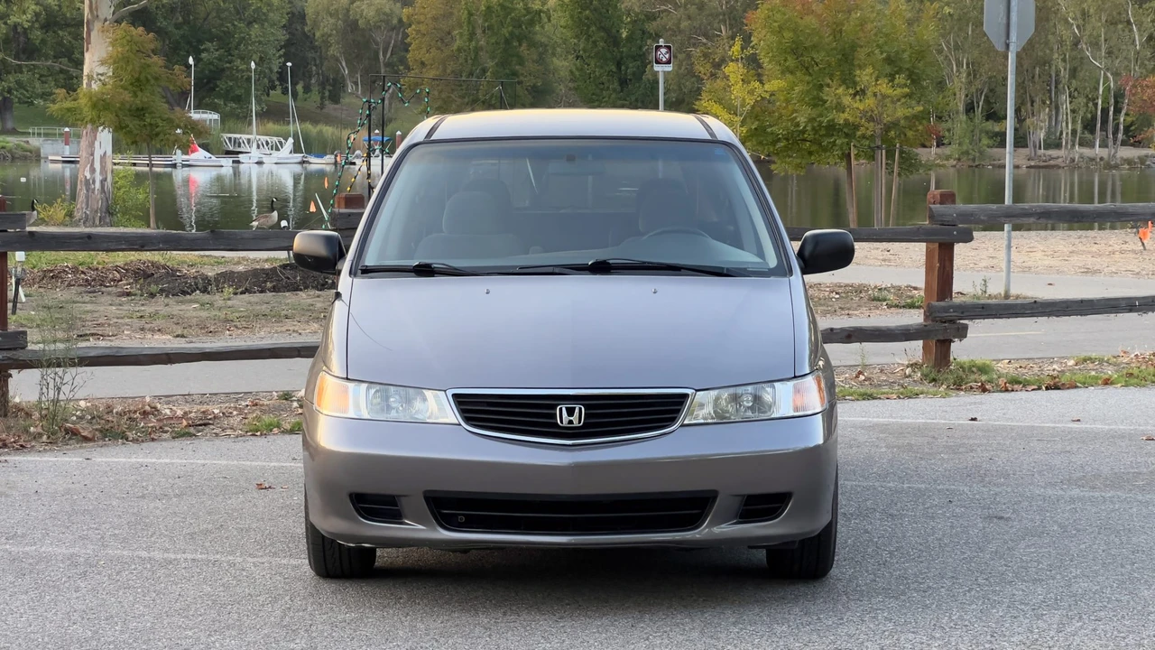 2000 Honda Odyssey - Image 2 of 31