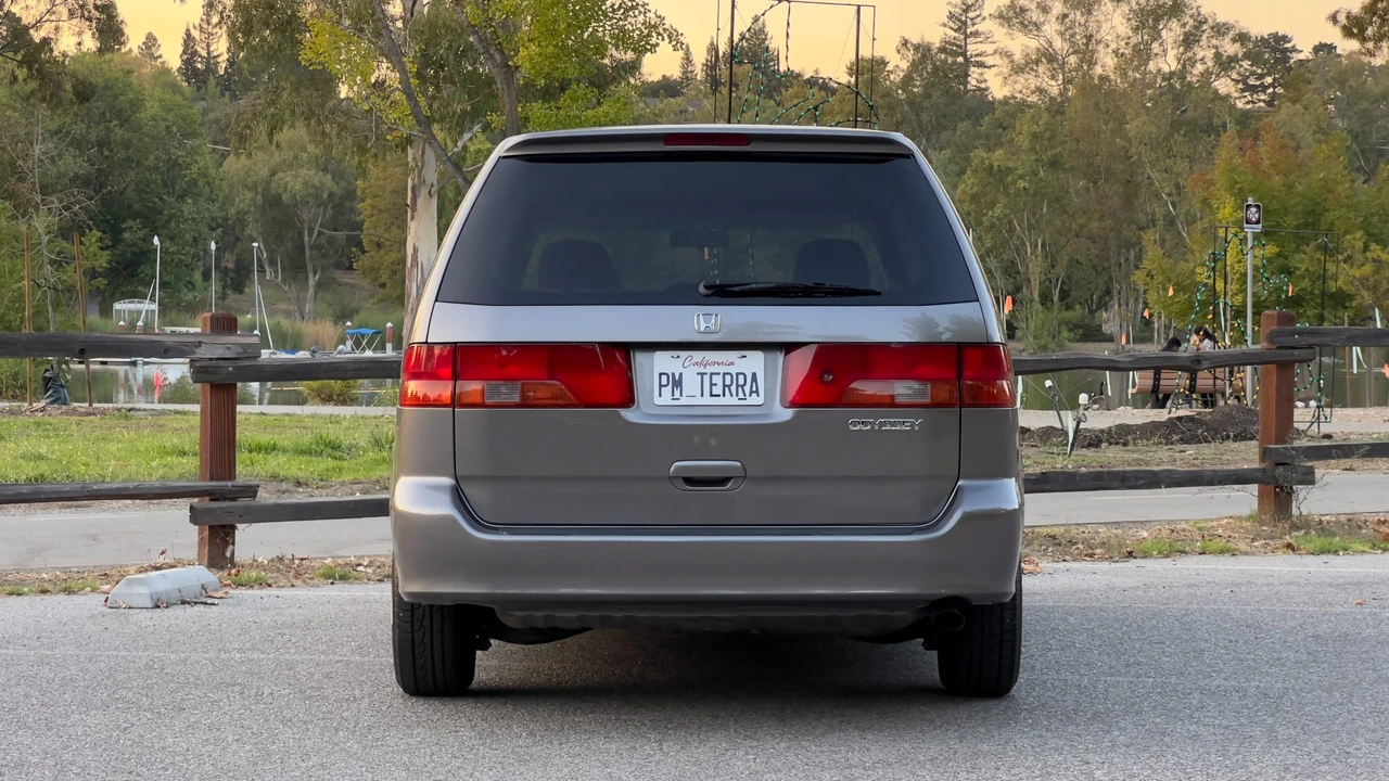 2000 Honda Odyssey - Image 21 of 31