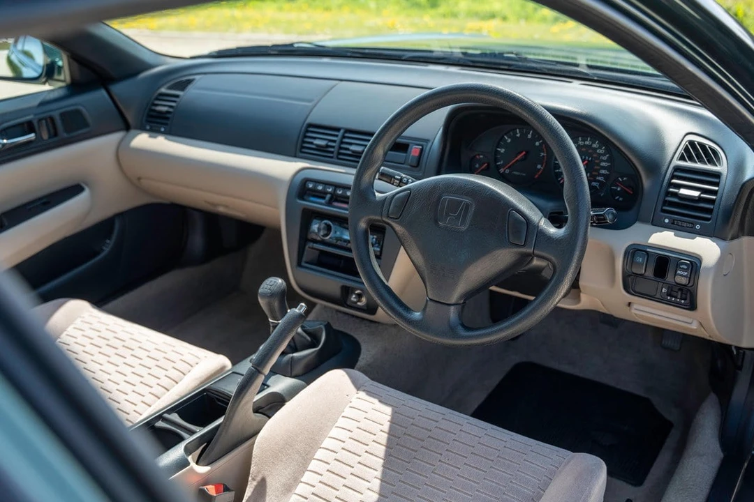 2000 Honda Prelude 5th Gen - Image 8 of 30