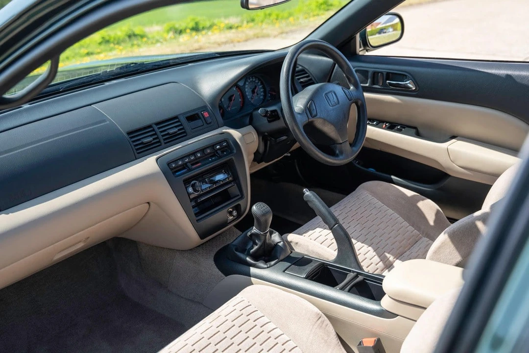2000 Honda Prelude 5th Gen - Image 2 of 30