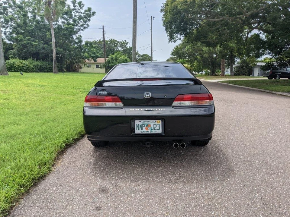 2000 Honda Prelude 5th Gen - Image 11 of 31