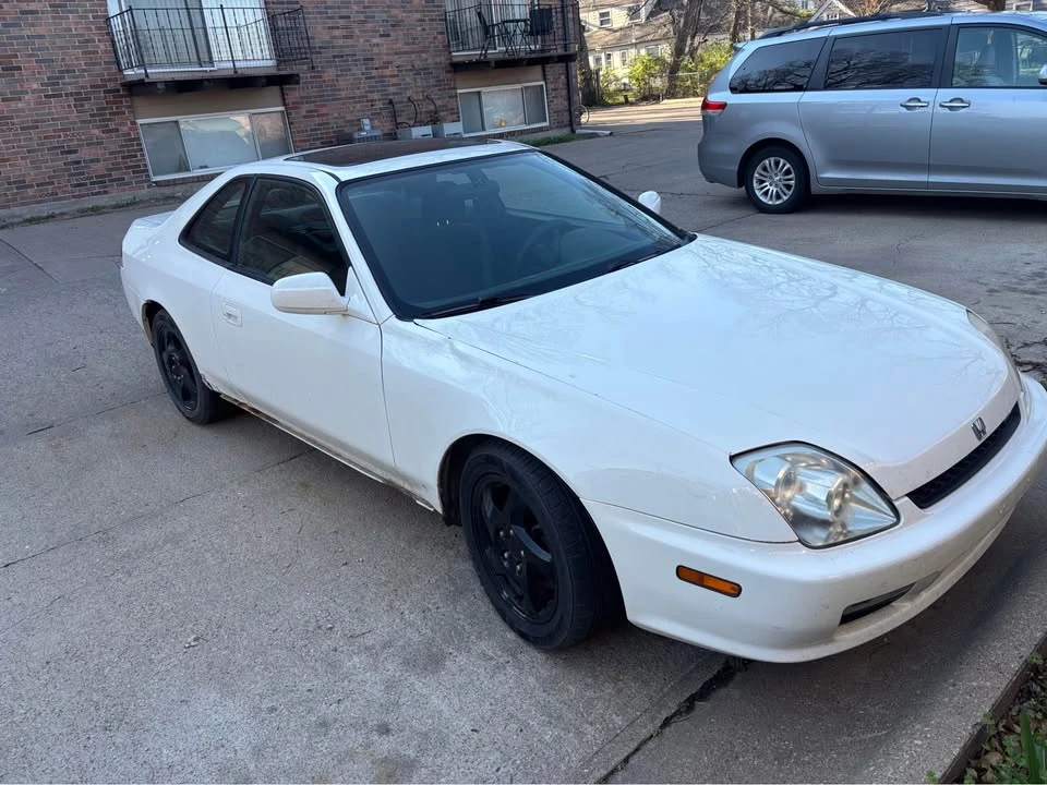 2000 Honda Prelude 5th Gen - Image 2 of 5