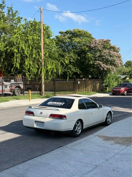 2000 Honda Prelude 5th Gen - Image 4 of 4