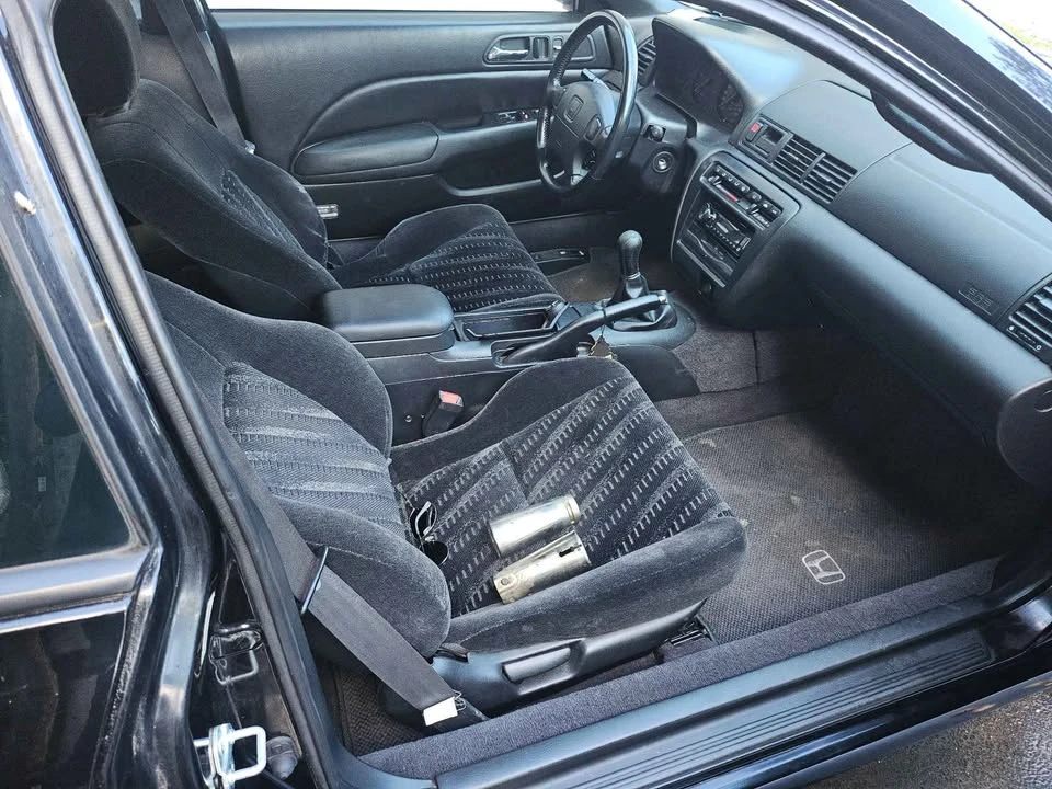 2000 Honda Prelude 5th Gen - Image 5 of 7