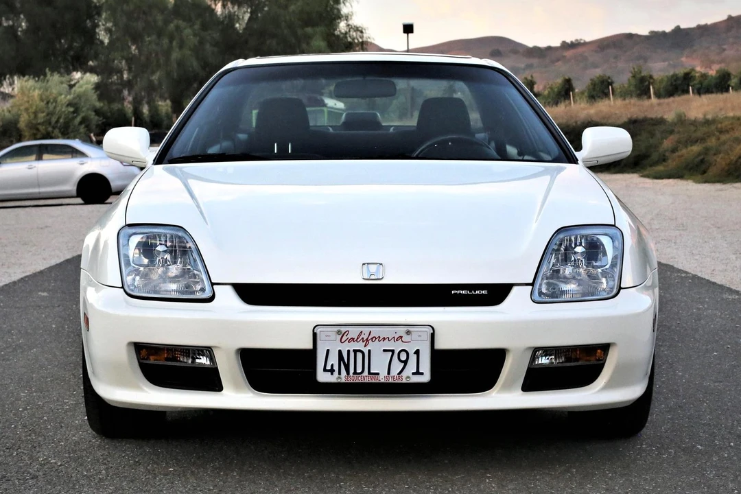 2000 Honda Prelude 5th Gen - Image 2 of 5