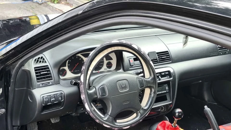 2000 Honda Prelude 5th Gen - Image 9 of 10