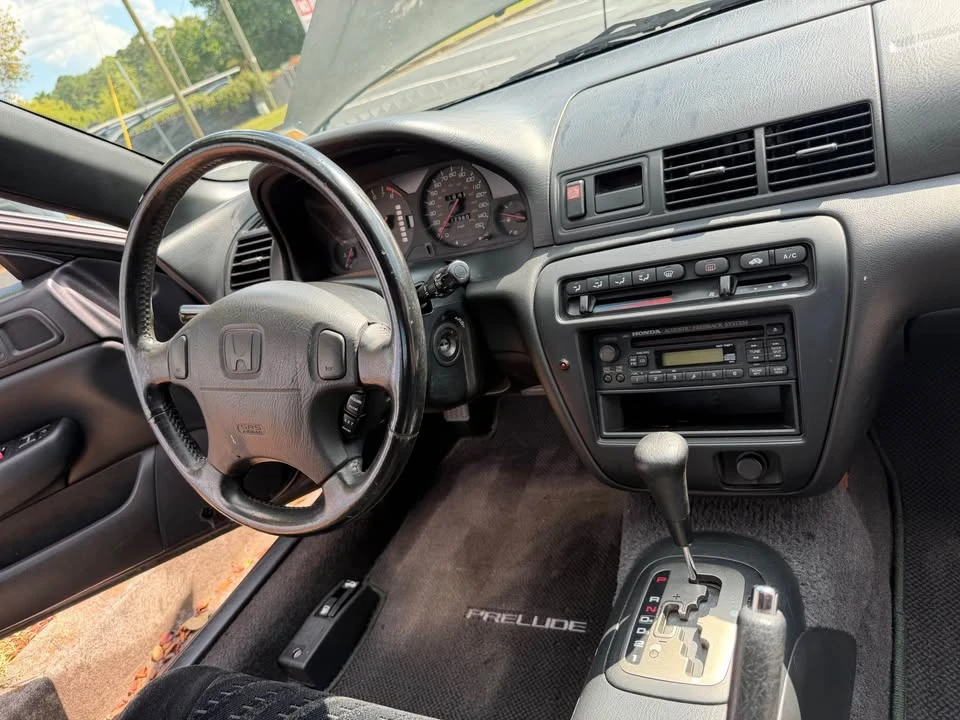 2000 Honda Prelude 5th Gen - Image 17 of 20