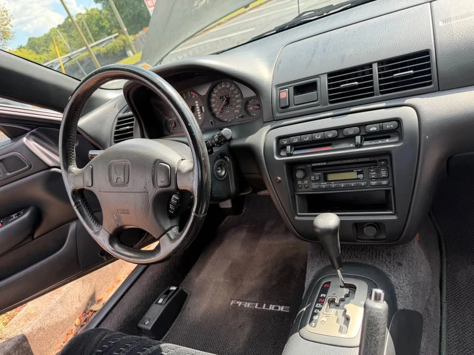 2000 Honda Prelude 5th Gen - Image 18 of 20