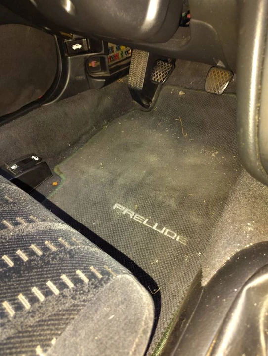 2000 Honda Prelude 5th Gen - Image 11 of 19