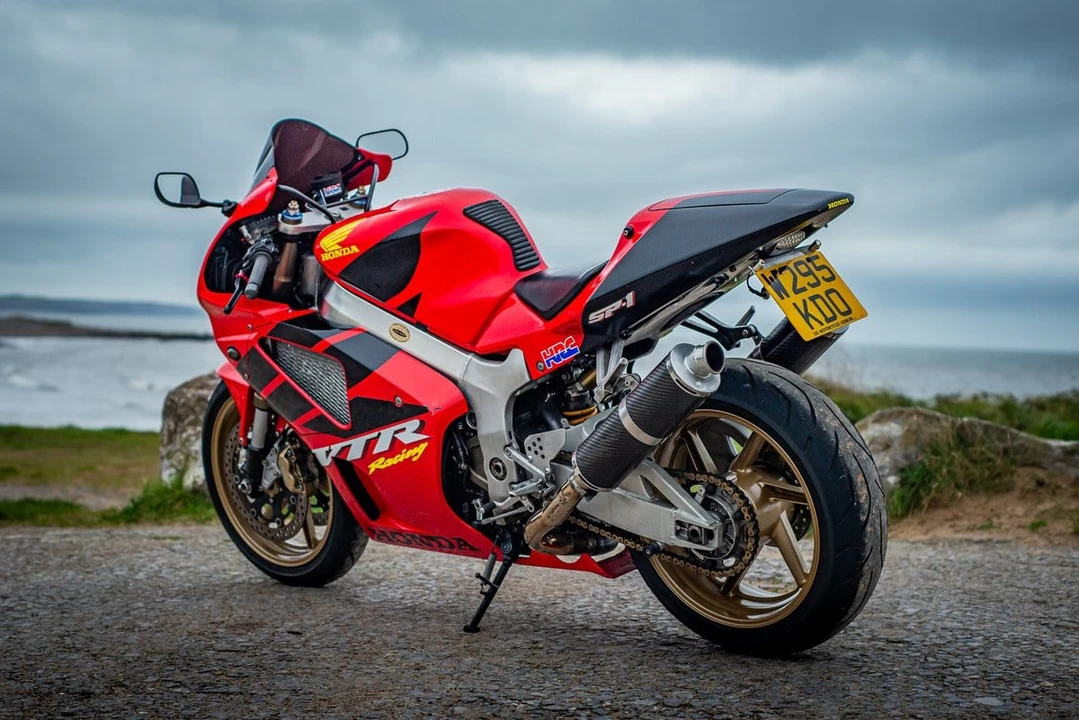 2000 Honda RC51 - Image 6 of 30