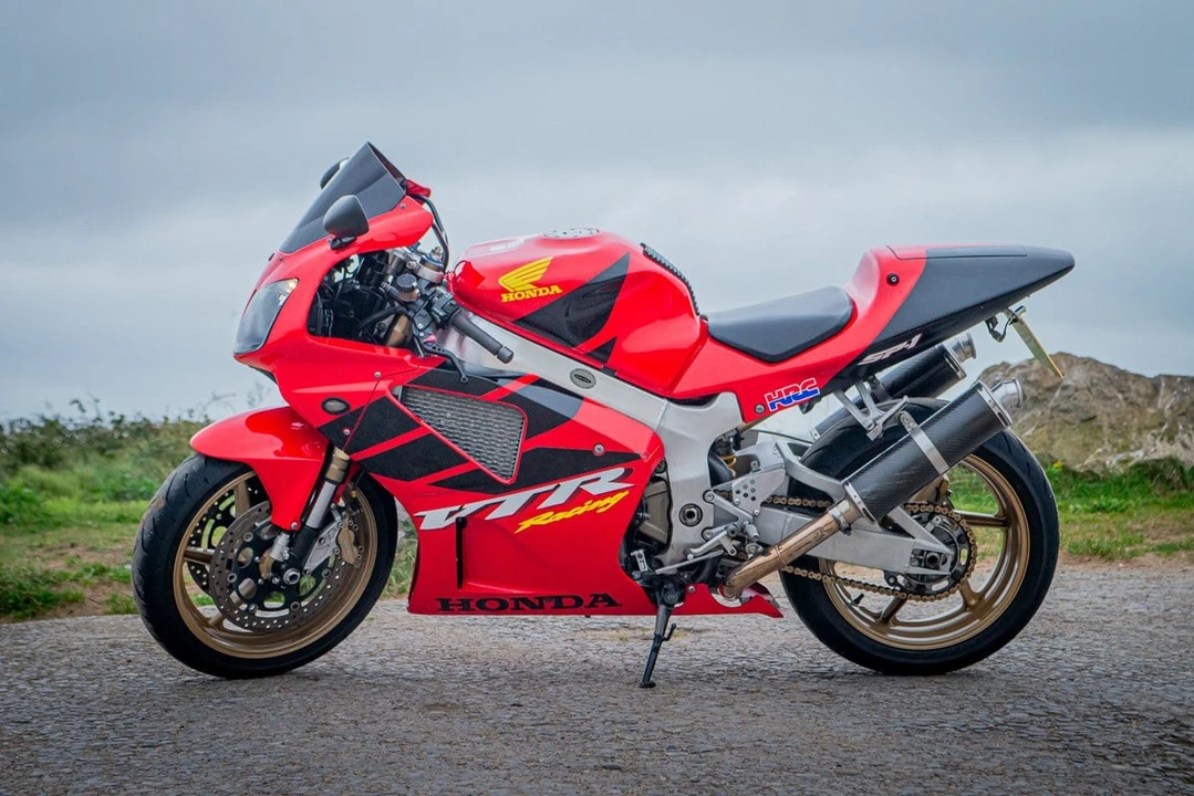 2000 Honda RC51 - Image 4 of 30