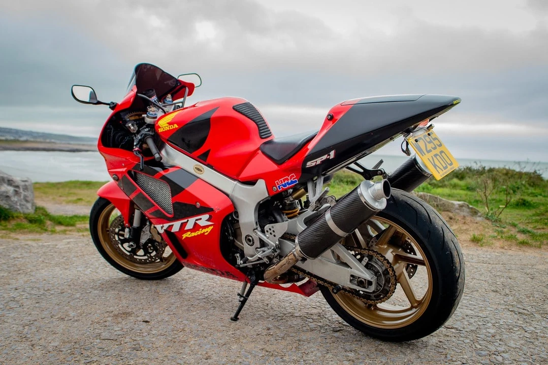 2000 Honda RC51 - Image 7 of 30