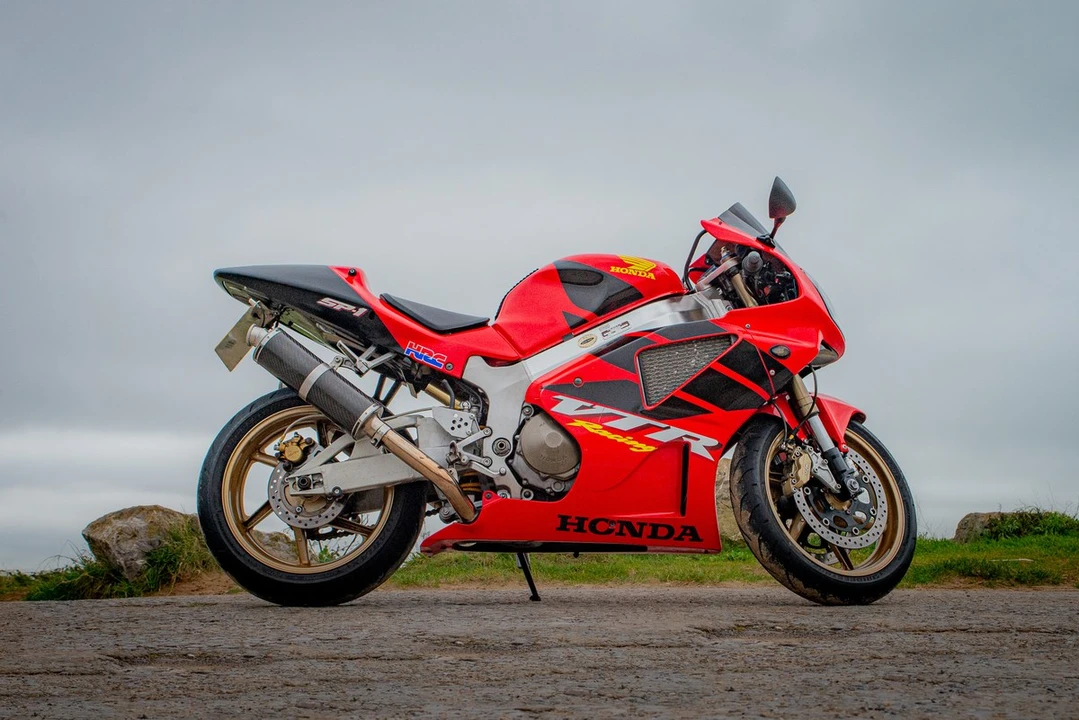 2000 Honda RC51 - Image 12 of 30
