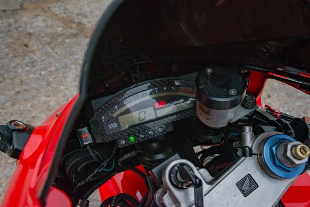 2000 Honda RC51 - Image 20 of 30