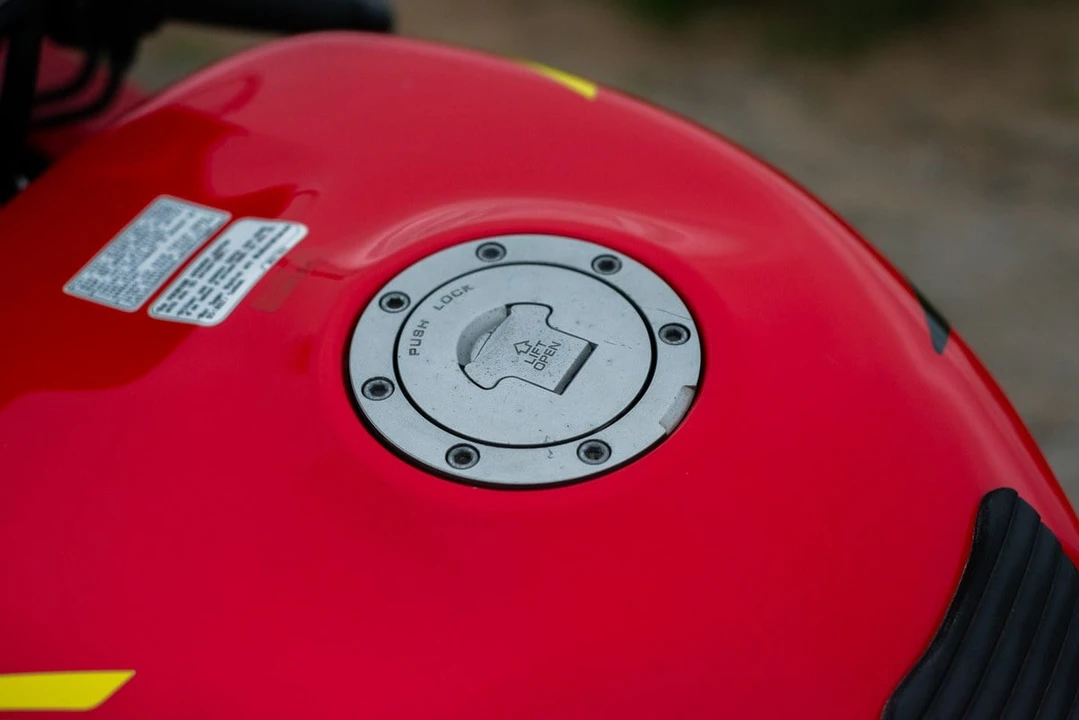 2000 Honda RC51 - Image 24 of 30
