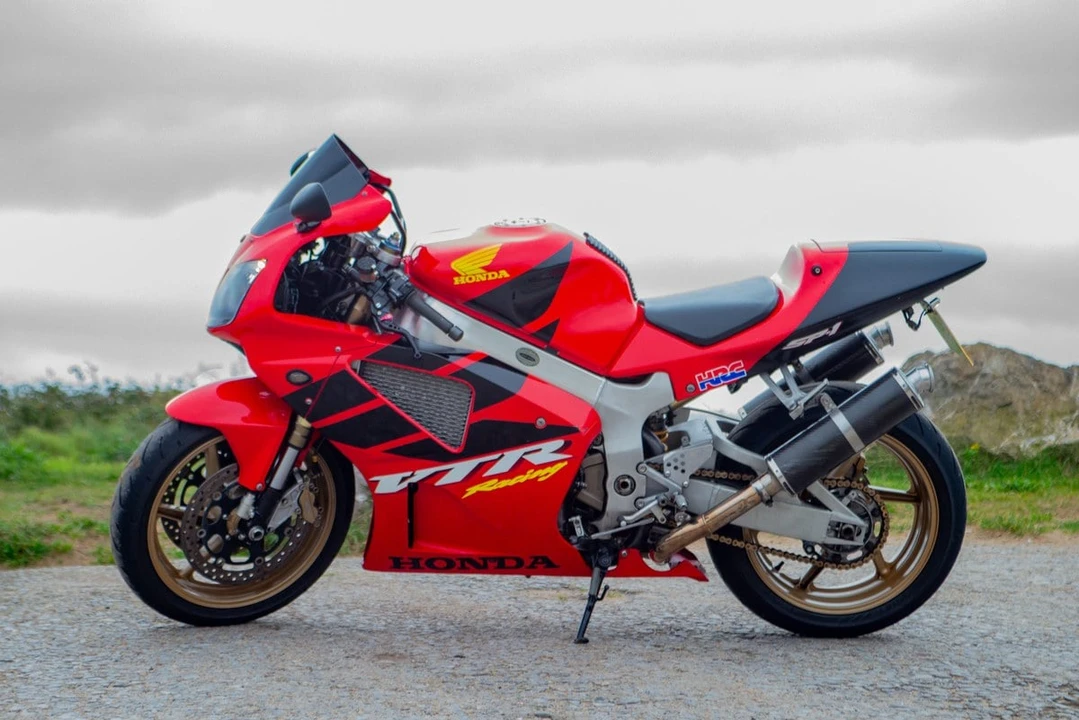 2000 Honda RC51 - Image 5 of 30