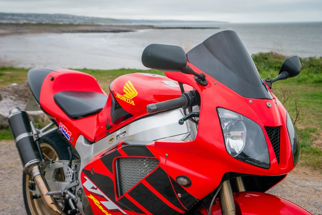 2000 Honda RC51 - Image 8 of 30