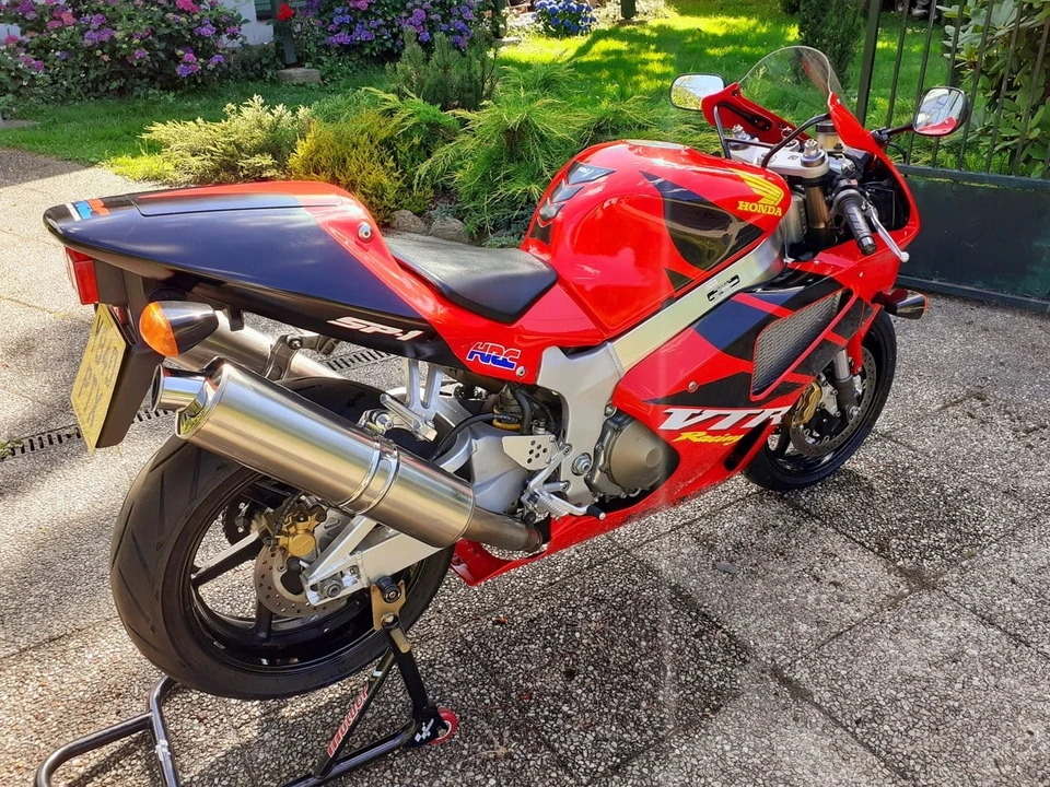 2000 Honda RC51 - Image 7 of 30