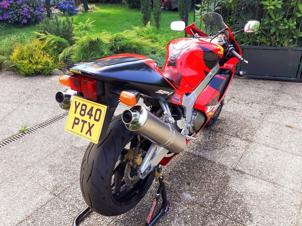 2000 Honda RC51 - Image 6 of 30