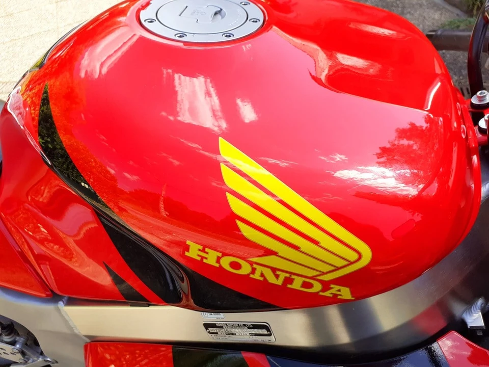 2000 Honda RC51 - Image 27 of 30
