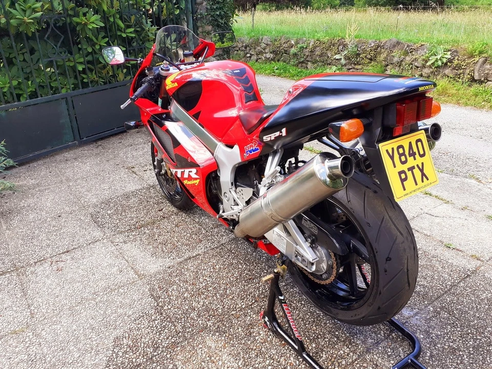 2000 Honda RC51 - Image 4 of 30