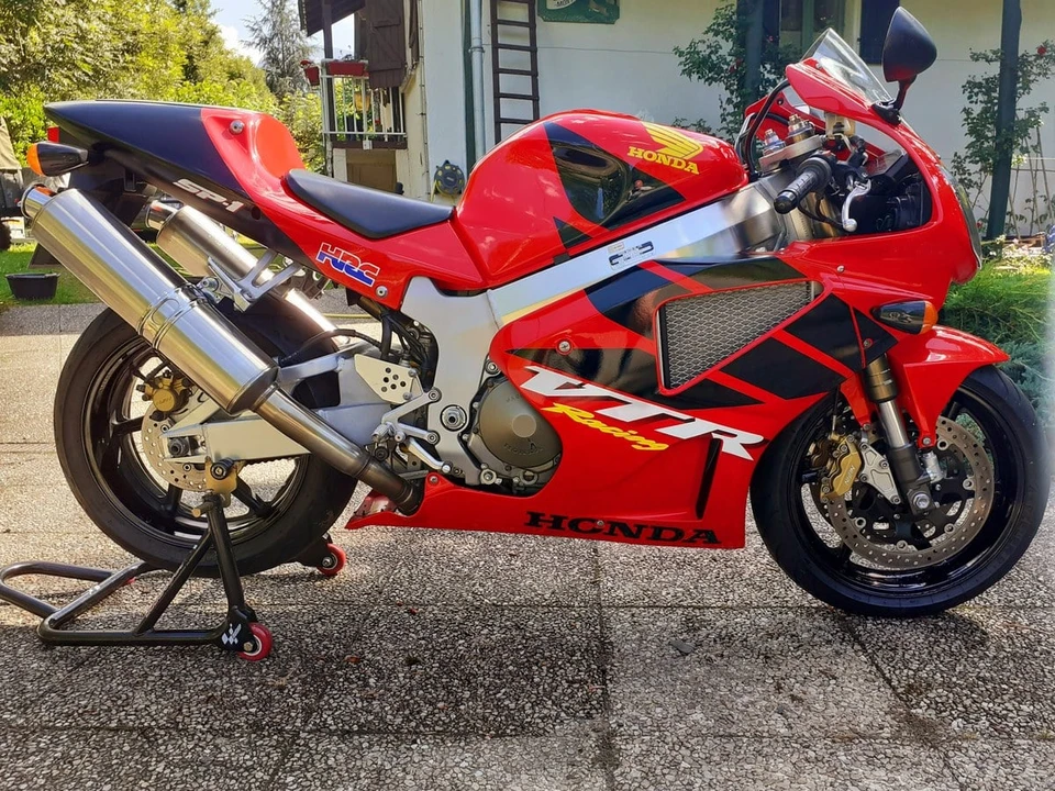 2000 Honda RC51 - Image 9 of 30