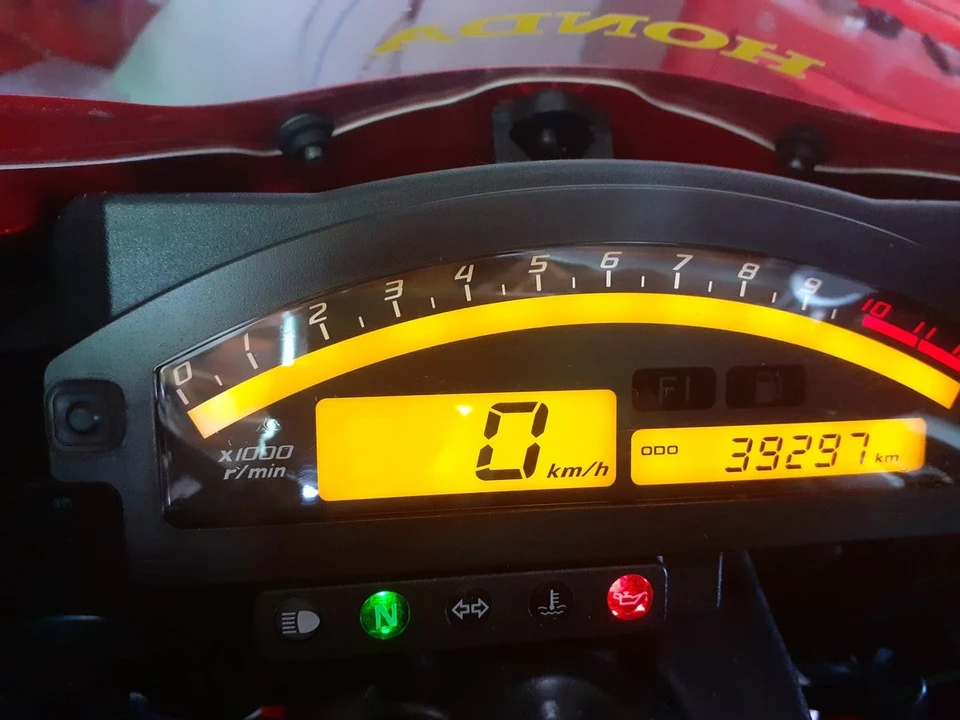 2000 Honda RC51 - Image 14 of 30