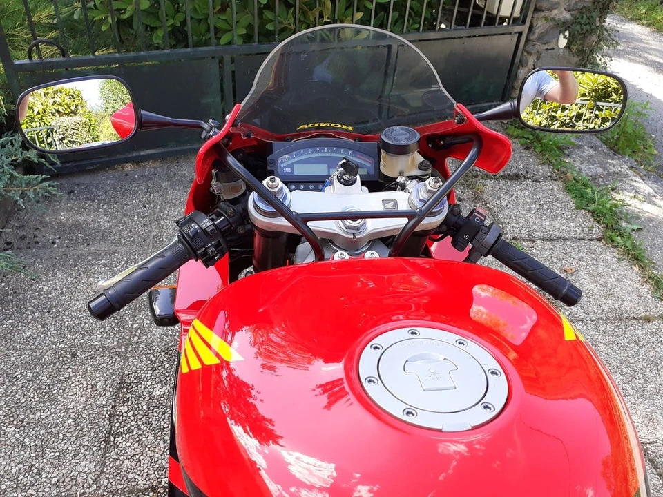 2000 Honda RC51 - Image 17 of 30