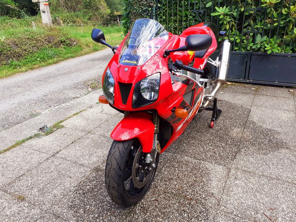 2000 Honda RC51 - Image 3 of 30