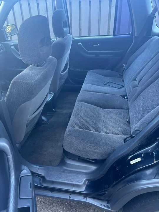 2000 Honda CR-V 1st Gen - Image 5 of 8