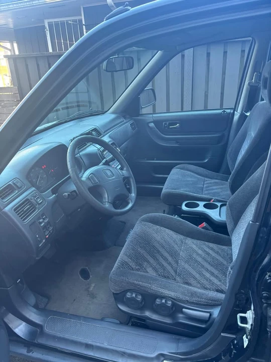 2000 Honda CR-V 1st Gen - Image 4 of 8