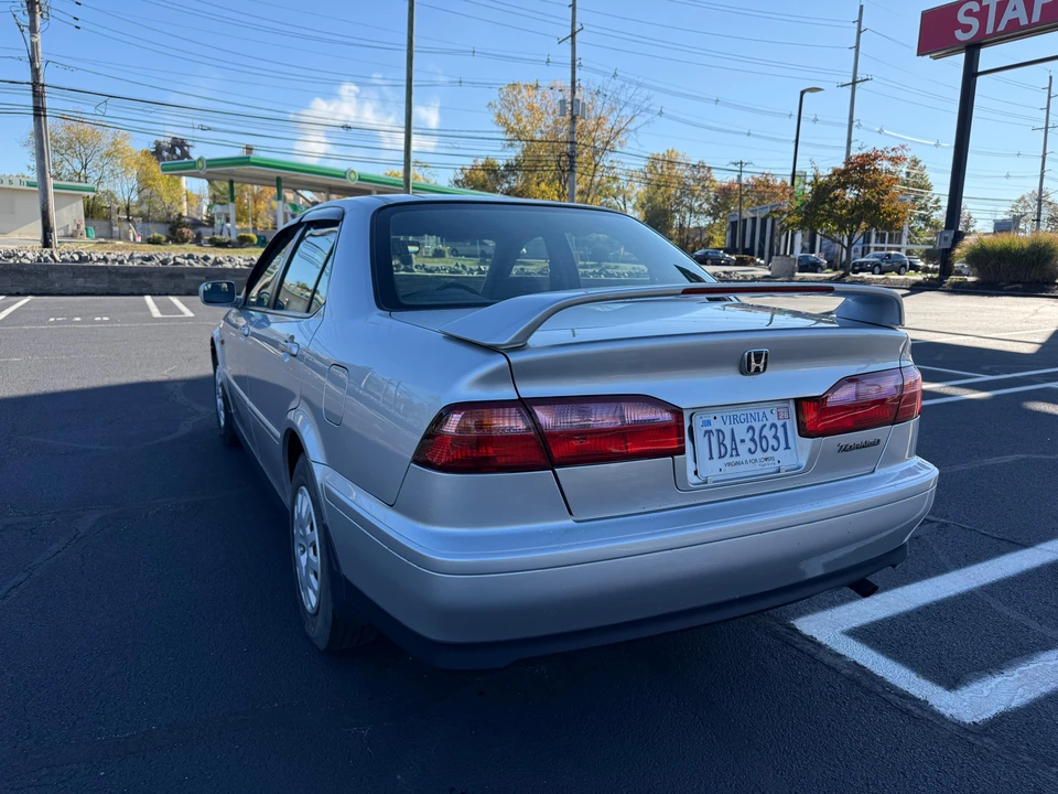 2000 Honda Torneo - Image 9 of 31
