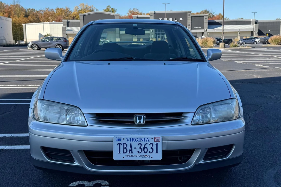 2000 Honda Torneo - Image 2 of 31