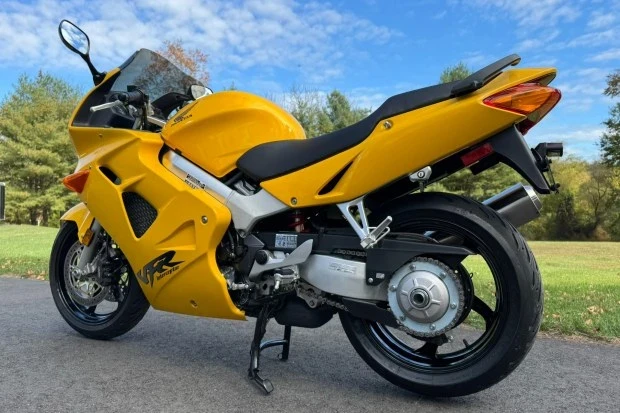 2000 Honda VF & VFR - Image 2 of 6