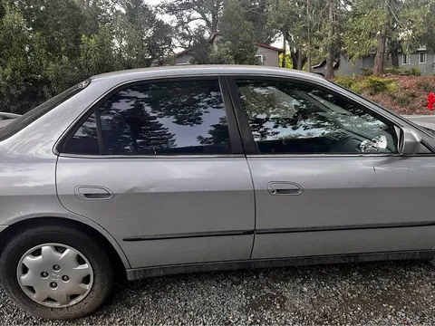 2000 Honda Accord DX Coupe
