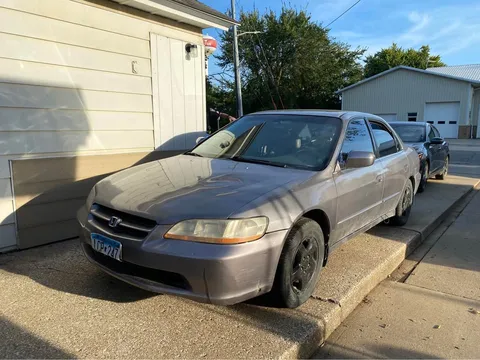 2000 Honda Accord 6th Gen - Image 2 of 5