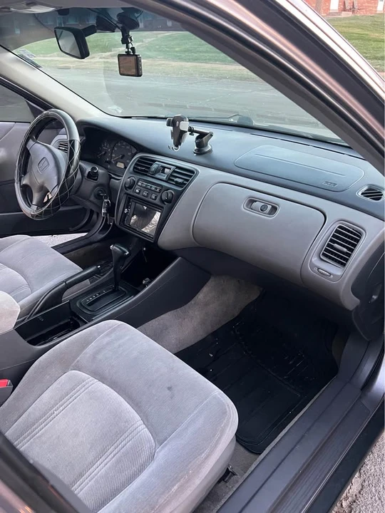 2000 Honda Accord 6th Gen - Image 6 of 10