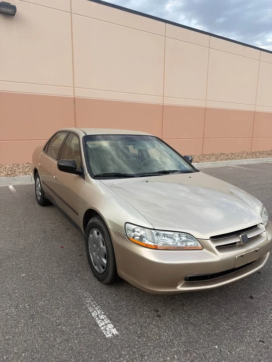 2000 Honda Accord 6th Gen - Image 2 of 9