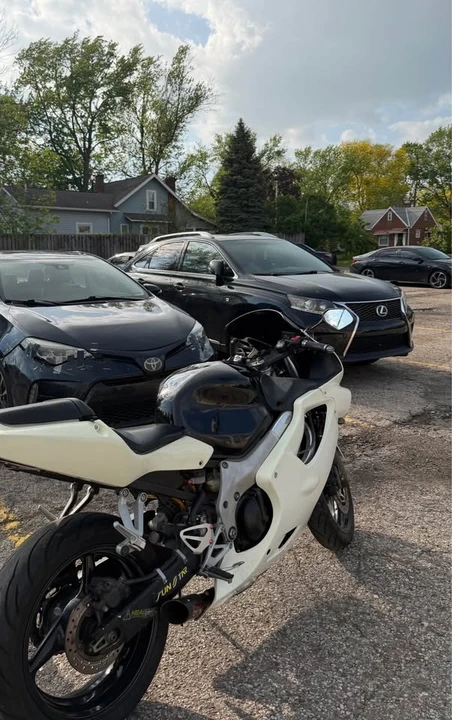 2000 Honda CBR - Image 3 of 4