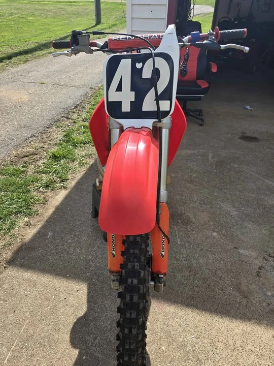 2000 Honda CR - Image 2 of 3