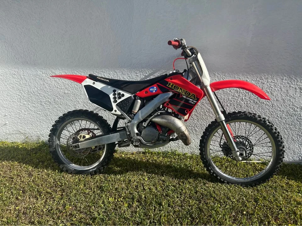 2000 Honda CR - Image 8 of 10