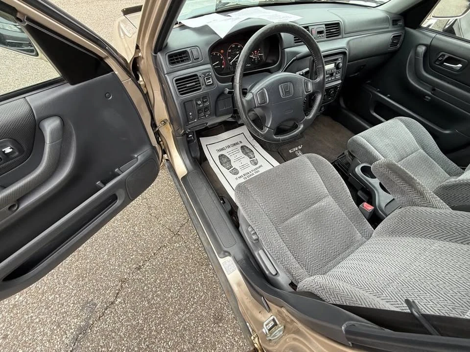 2000 Honda CR-V 1st Gen - Image 9 of 15