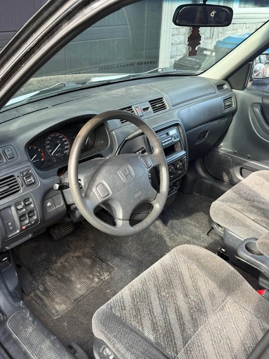 2000 Honda CR-V 1st Gen - Image 9 of 13
