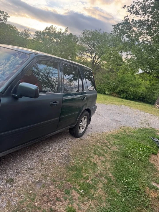 2000 Honda CR-V 1st Gen - Image 5 of 9