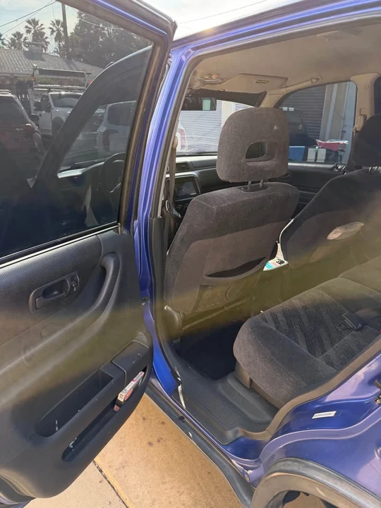 2000 Honda CR-V 1st Gen - Image 6 of 7