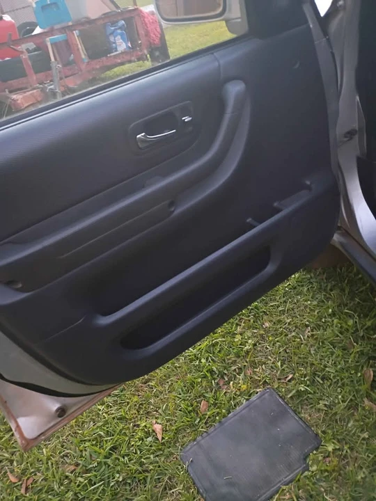 2000 Honda CR-V 1st Gen - Image 3 of 5