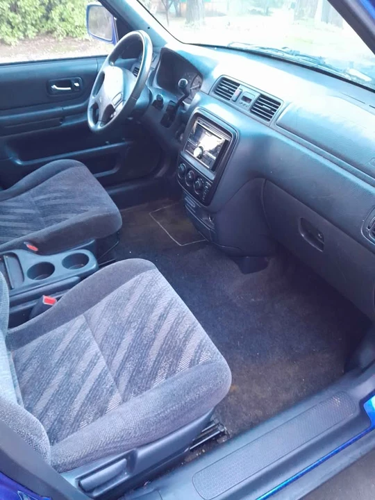 2000 Honda CR-V 1st Gen - Image 5 of 8