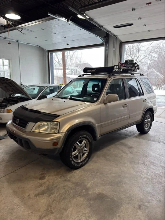 2000 Honda CR-V 1st Gen - Image 2 of 13