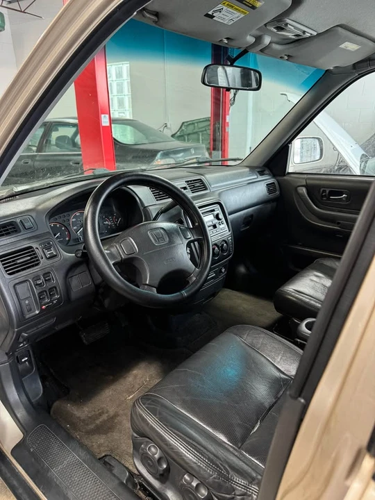 2000 Honda CR-V 1st Gen - Image 5 of 13